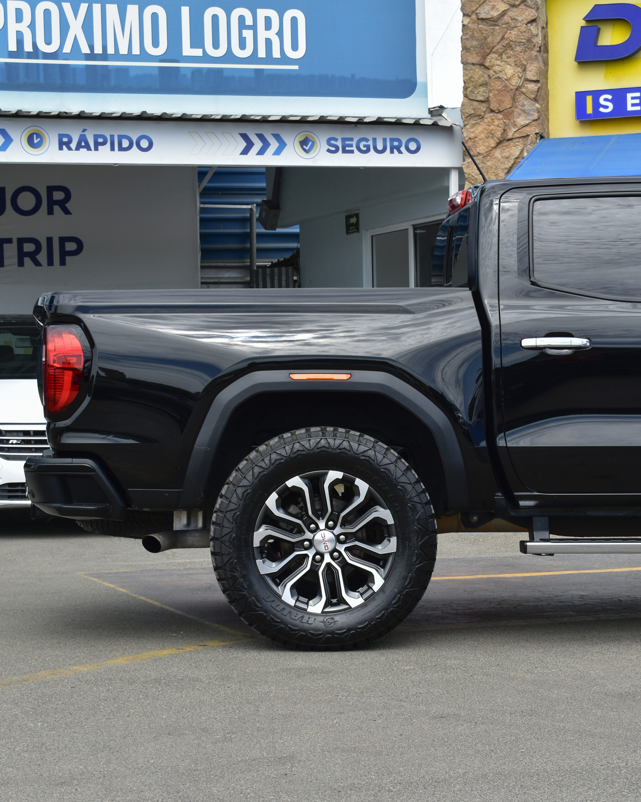 GMC CANYON DENALI 2024