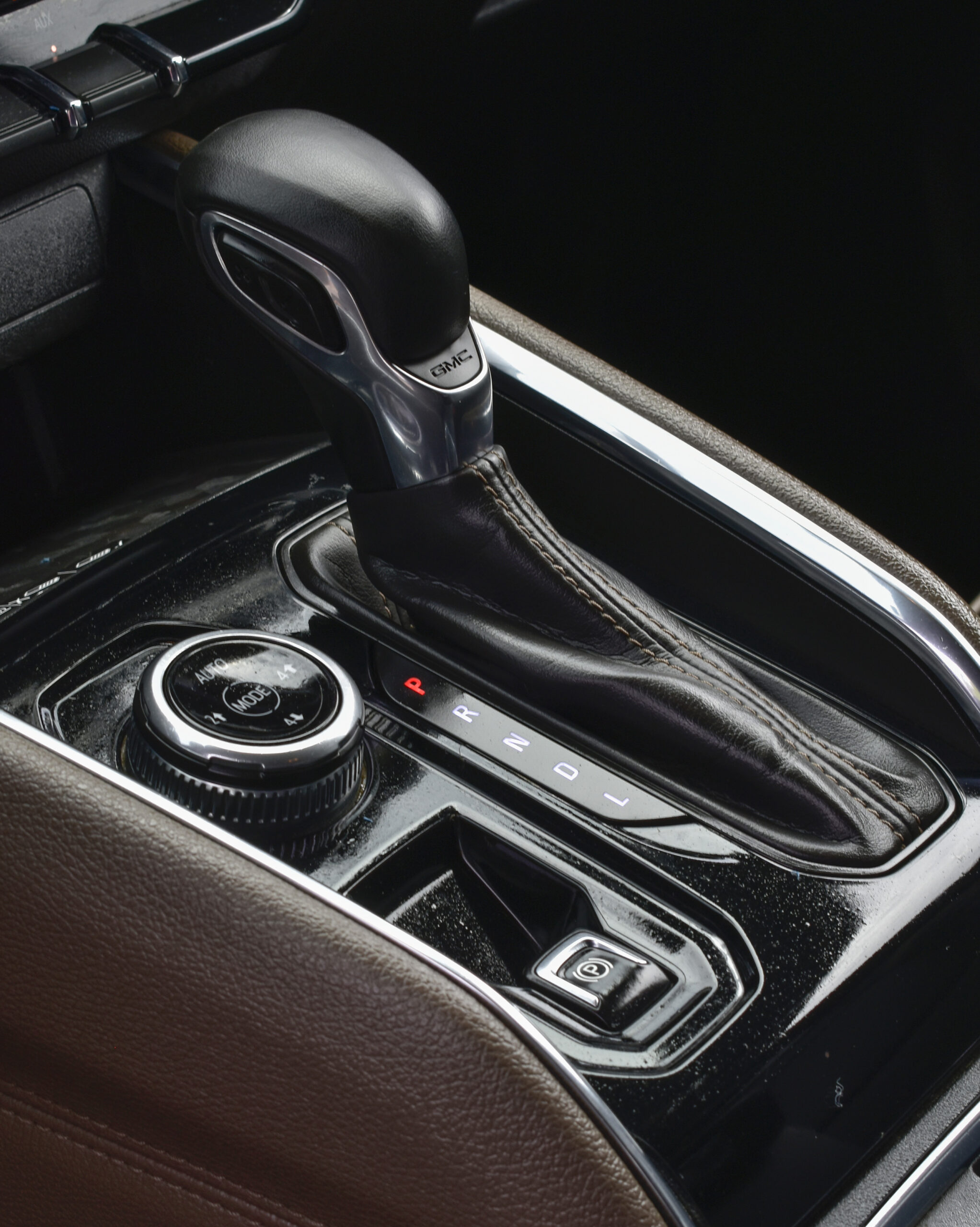 GMC CANYON DENALI 2024
