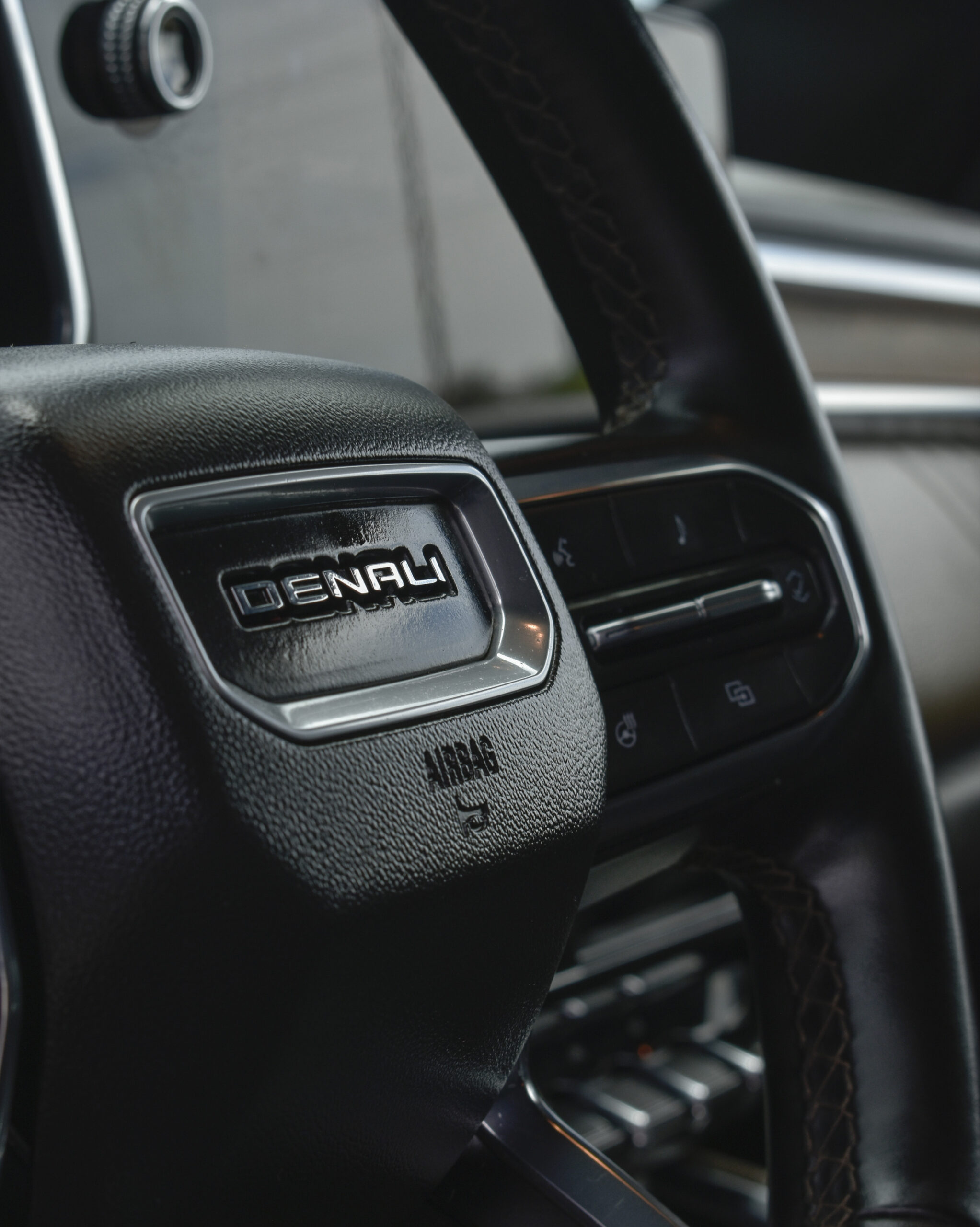 GMC CANYON DENALI 2024