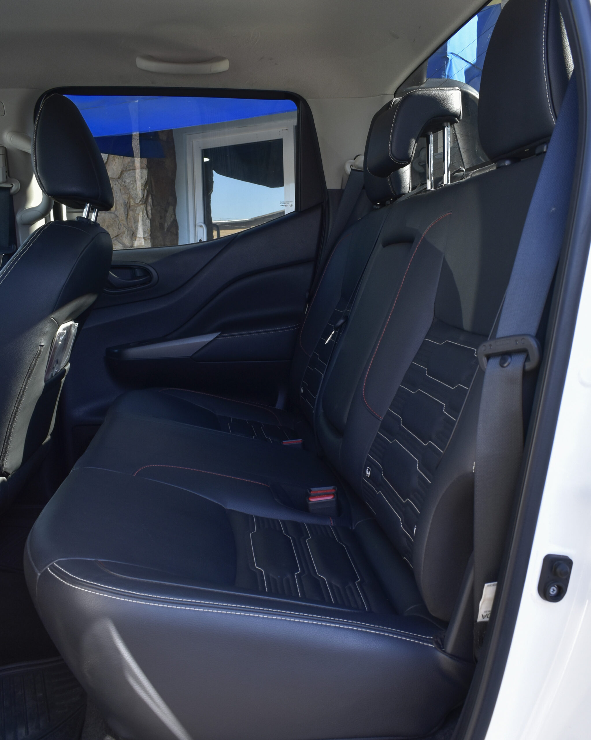 NISSAN FRONTIER PRO-4X 4X4 2024
