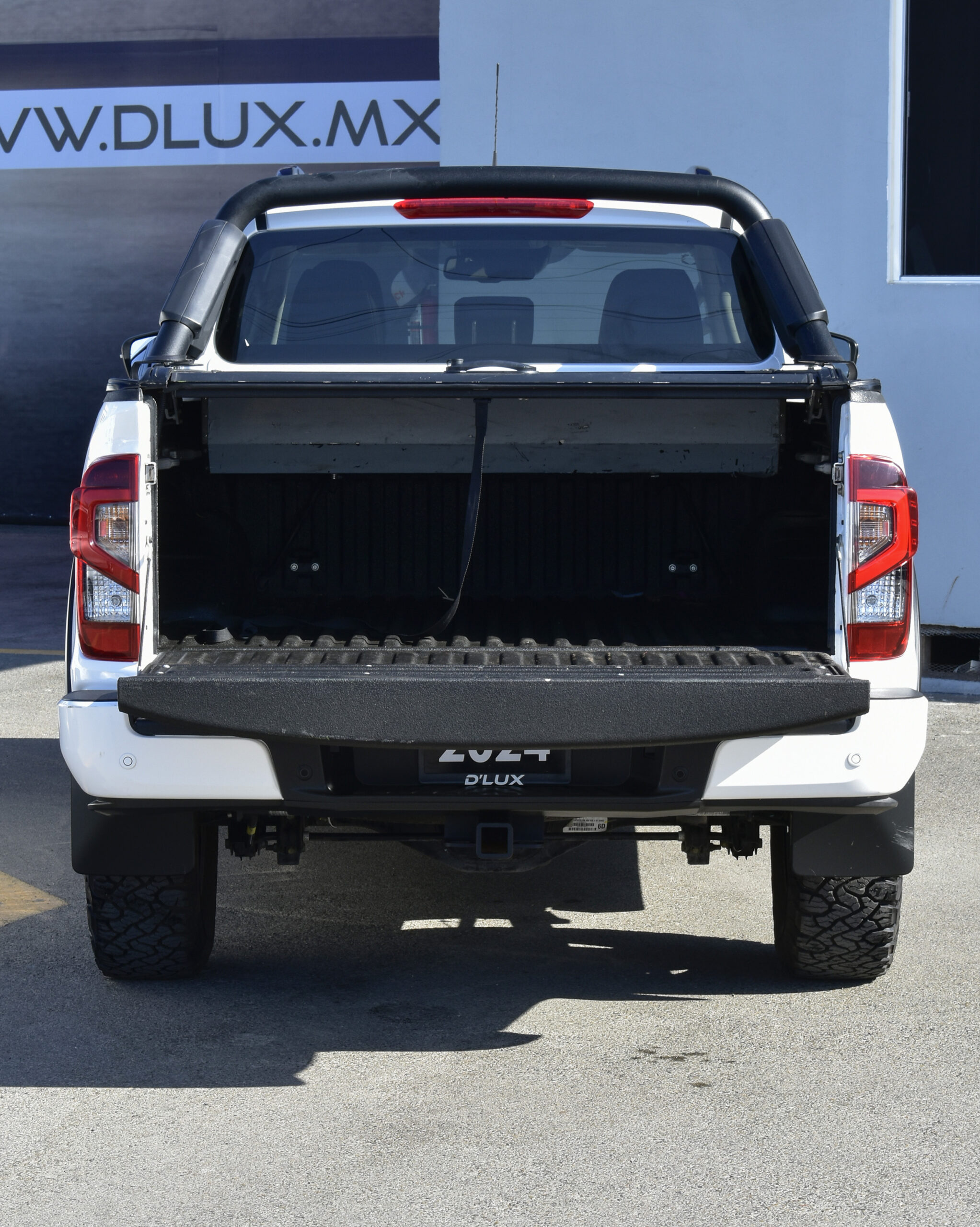 NISSAN FRONTIER PRO-4X 4X4 2024