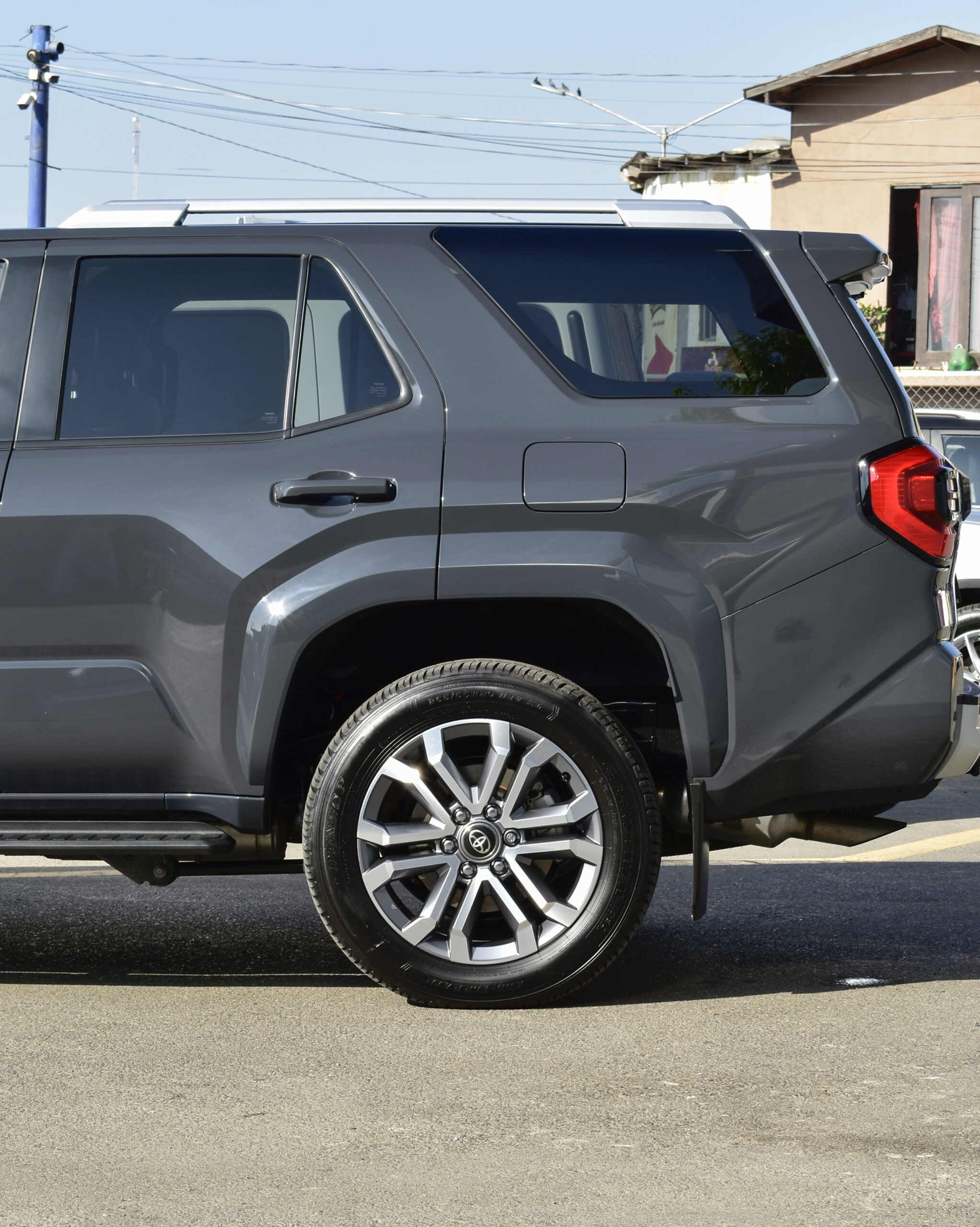 Toyota 4Runner Limited HEV 2025