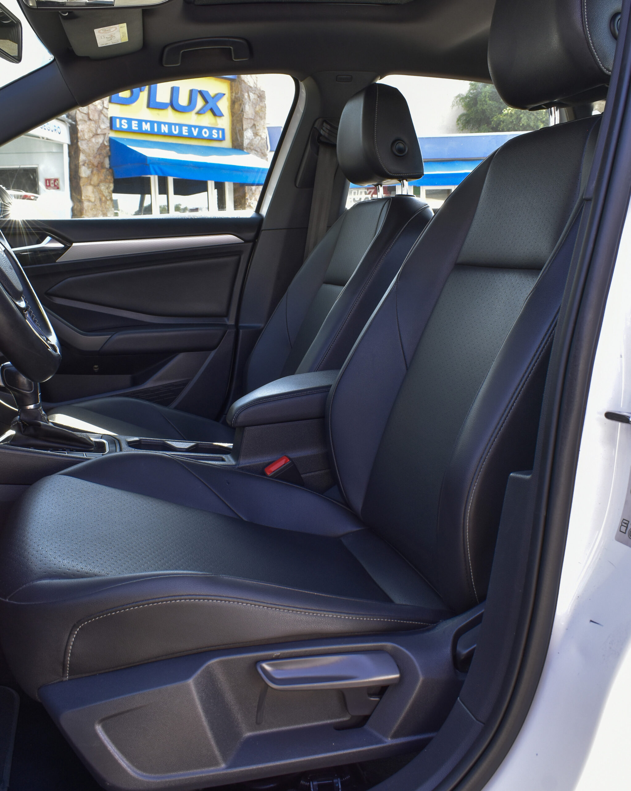 VOLKSWAGEN JETTA R-LINE 2019