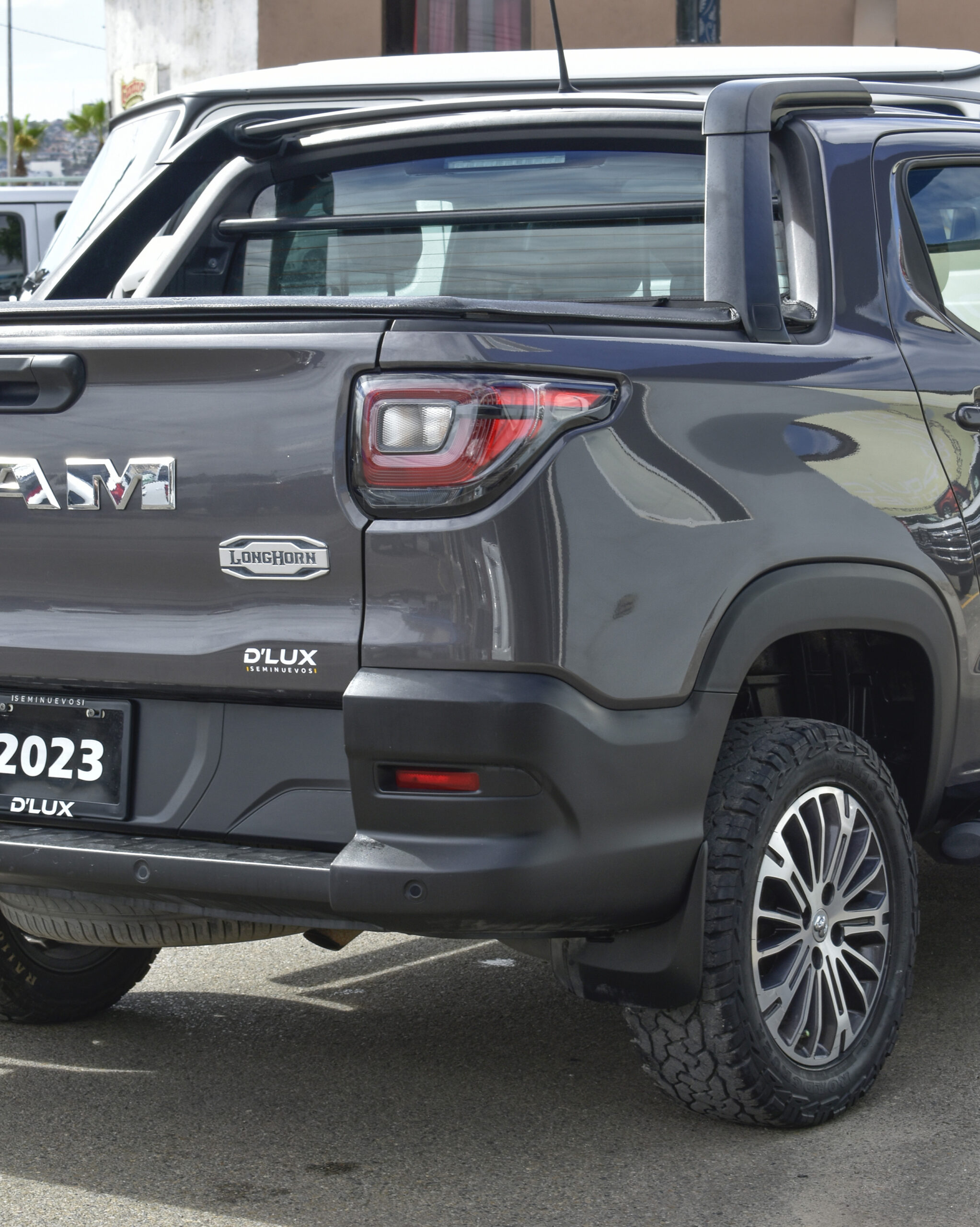 RAM 700 Longhorn 2023